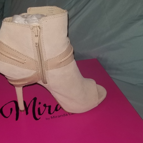 Miranda Lambert Jaxxon Bootie (Ivory) - Picture 2 of 3